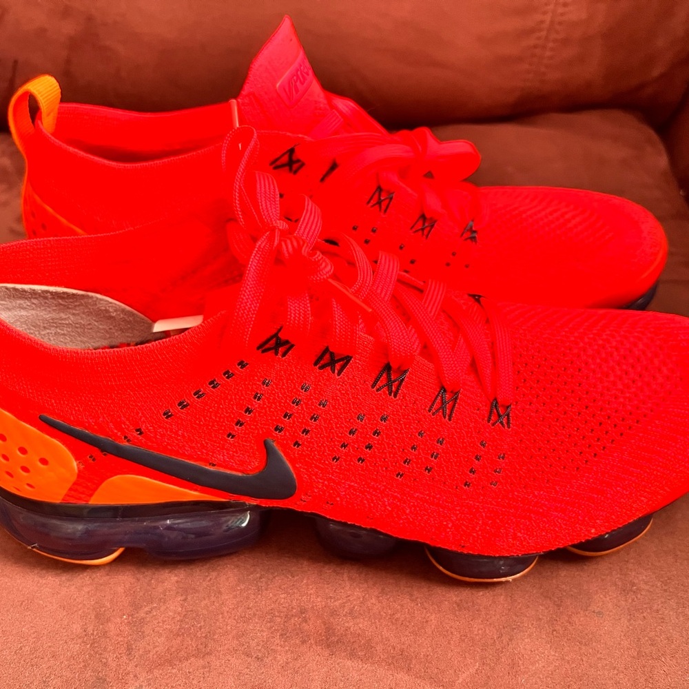 Vapormax Flyknit 2 by Nike - Picture 2 of 7